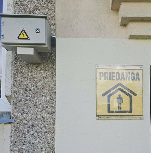 Jurbarko mieste atnaujintos penkios priedangos